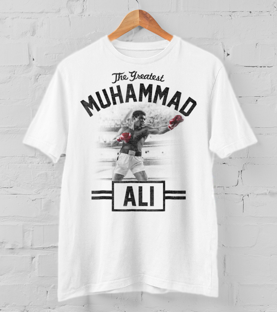 The Greatest Muhammad Ali Standing Tall Boxing In The Ring T-Shirt