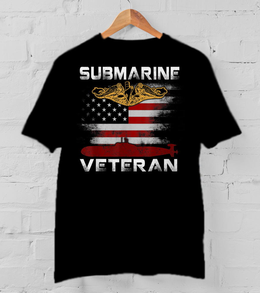 Submarine Veteran American Flag US Navy Vet Emblem T-Shirt
