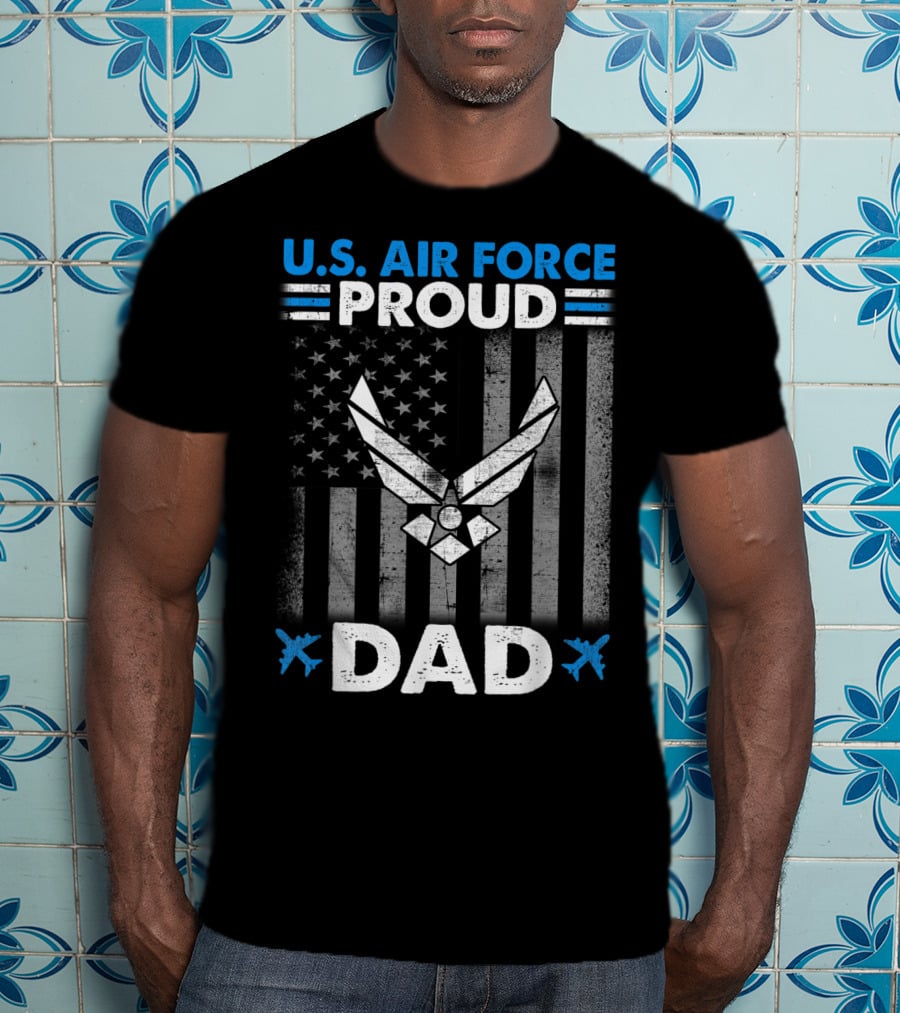 U.S. Air Force Proud Dad American Flag Emblem T-Shirt