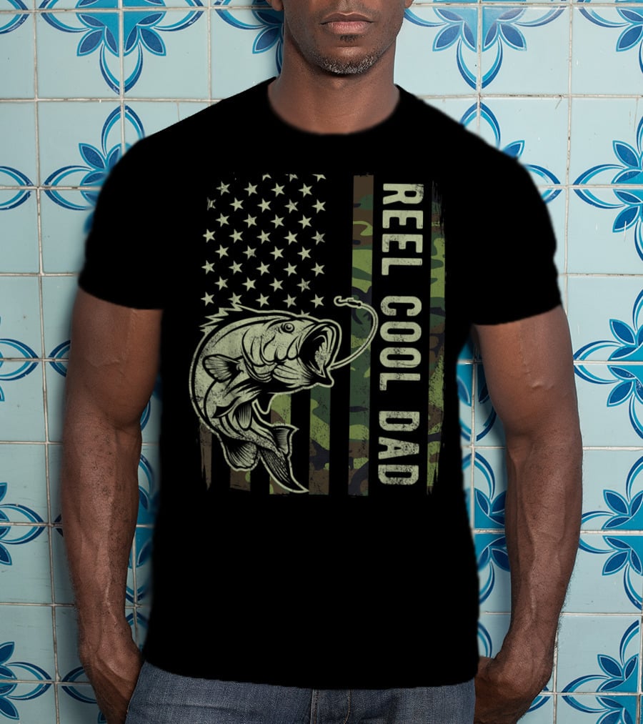 Reel Cool Dad Camouflage American Flag Bass Fish Father's Day T-Shirt