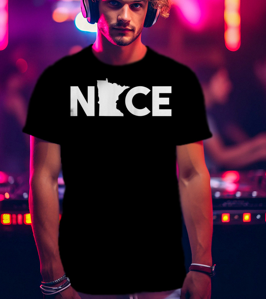 Nice Minnesota State Map Typography T-Shirt