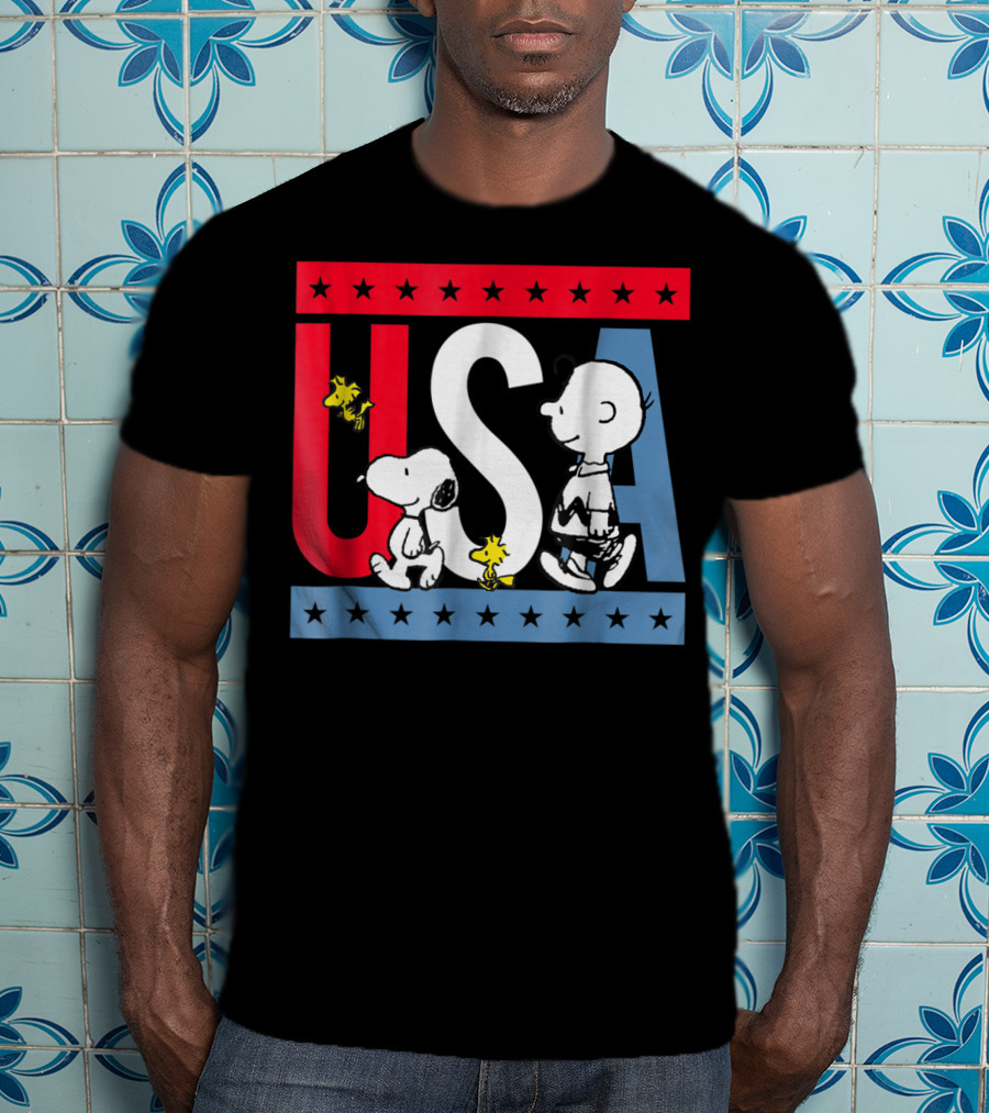 Peanuts Snoopy Woodstock Charlie Brown Red White Blue USA Stars T-Shirt