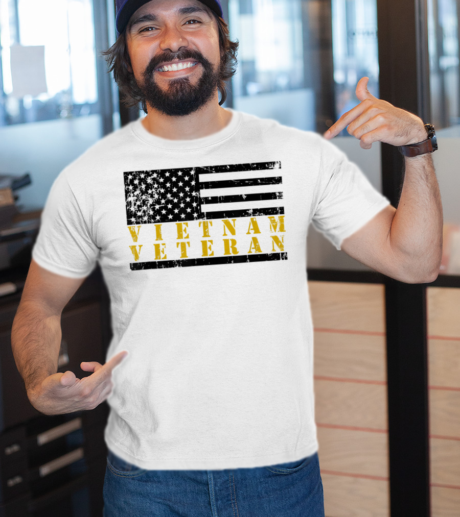 Vietnam Veteran Distressed Flag American T-Shirt