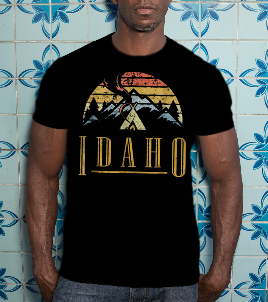 Idaho Vintage Mountains Campfire Retro Camping Scene T-Shirt