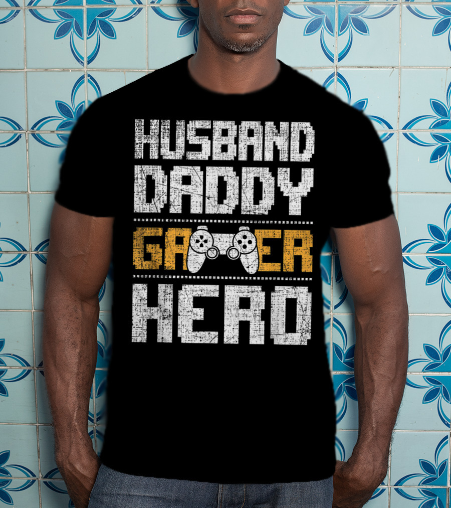 Husband Daddy Gamer Hero With Gaming Controller T-Shirt