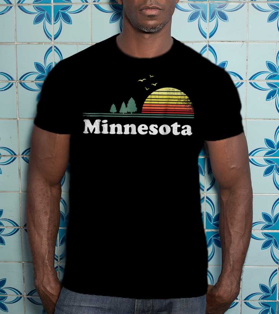 Retro Minnesota Sunset Nature Scene Minnesota Home T-Shirt