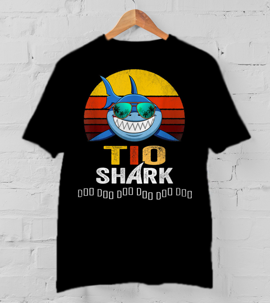 Tio Shark Retro Style Cool Sunglasses And Palm Trees T-Shirt