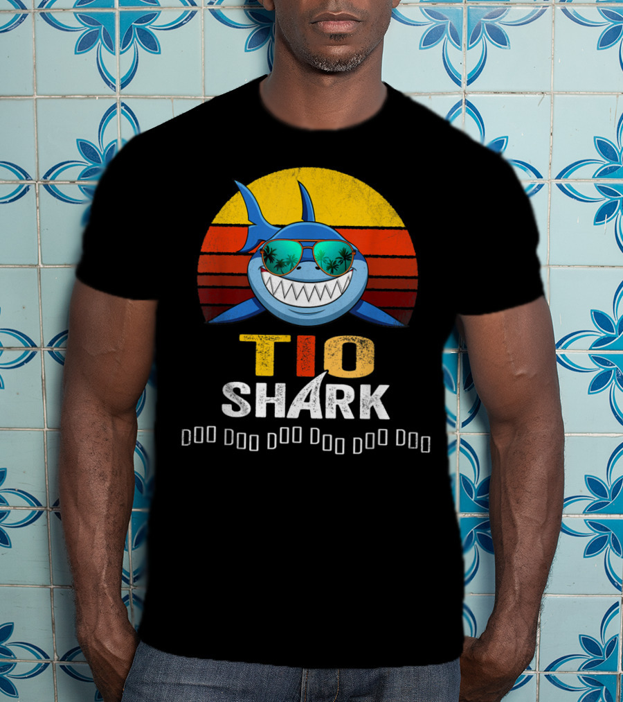 Tio Shark Retro Style Cool Sunglasses And Palm Trees T-Shirt