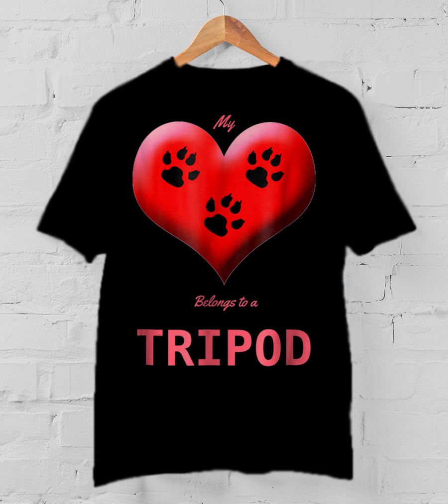 My Heart Belongs To A Tripod Dog 3 Legged Dog Cat Lovers T-Shirt