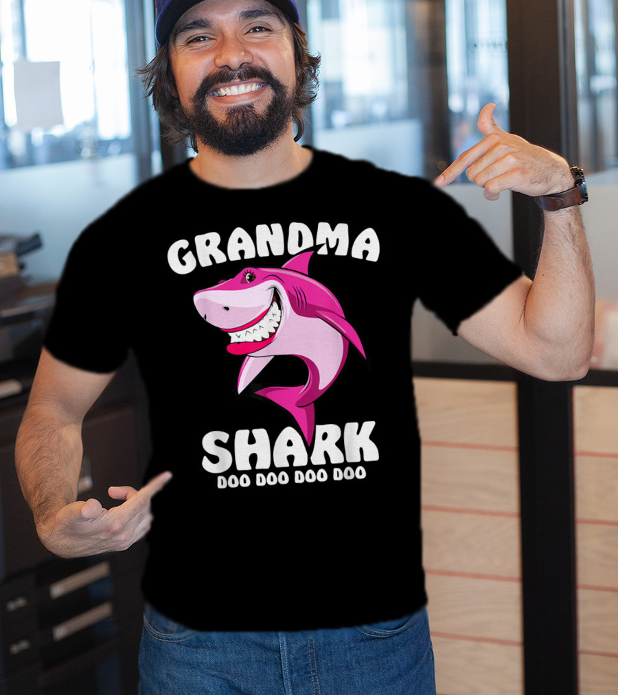 Grandma Shark Doo Doo Doo Doo Matching Family Shark T-Shirt