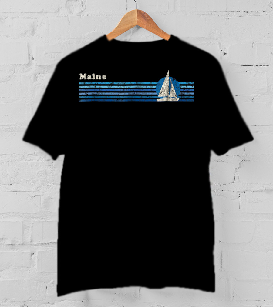 Maine Vintage 80s Sailboat Blue Sunset Stripes T-Shirt