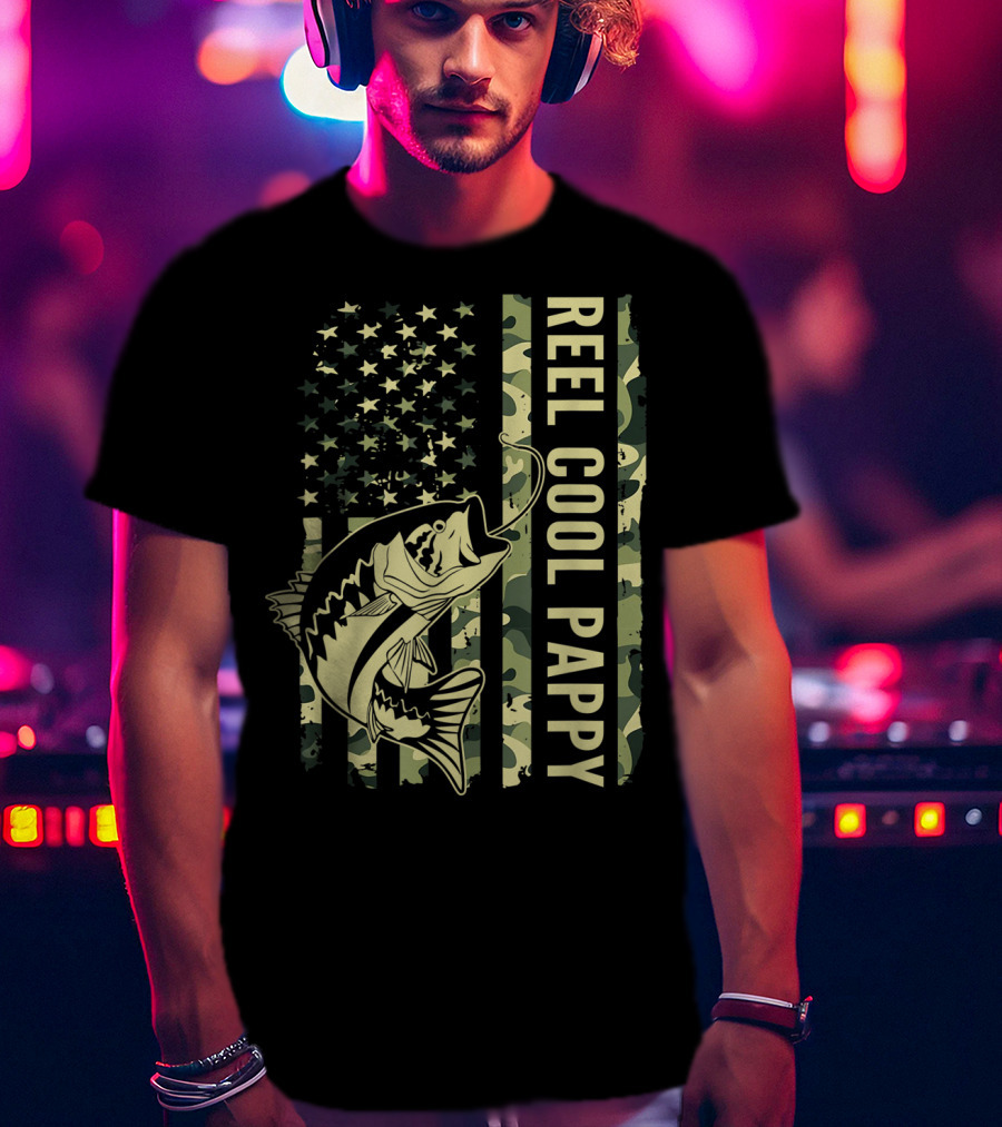 Mens Reel Cool Pappy Camouflage American Flag Fish T-Shirt