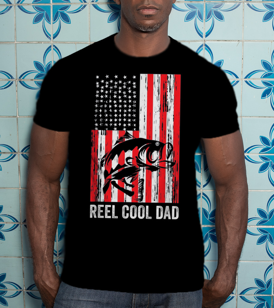Reel Cool Dad Vintage Fisherman American Flag Father's Day T-Shirt