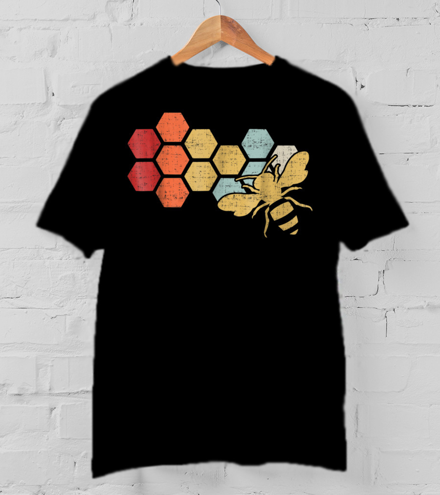 Retro Vintage Honeycomb And Bee Design Beekeeper Beekeeping Honey T-Shirt