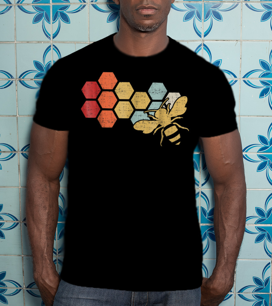 Retro Vintage Honeycomb And Bee Design Beekeeper Beekeeping Honey T-Shirt