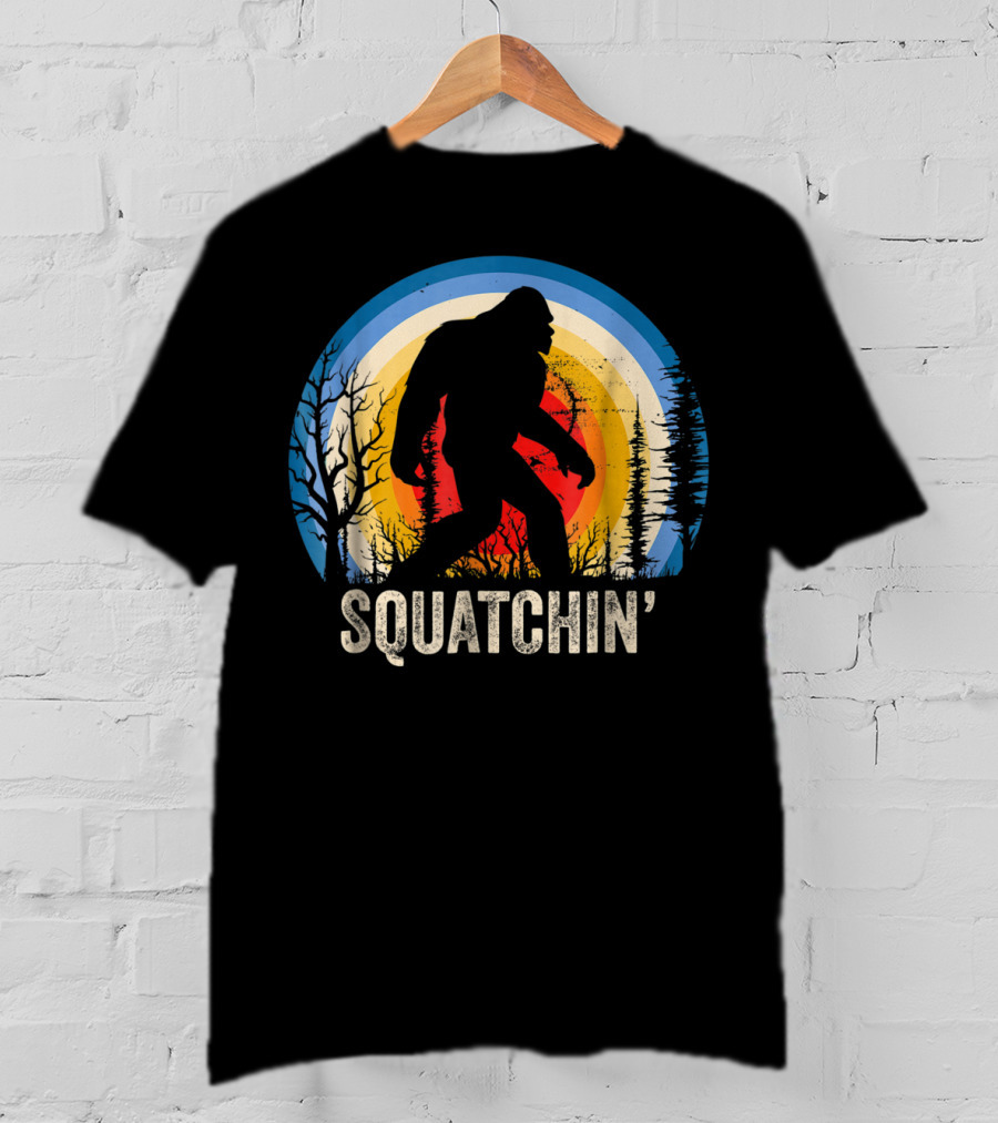Squatchin Sasquatch Lover Vintage Sunset T-Shirt