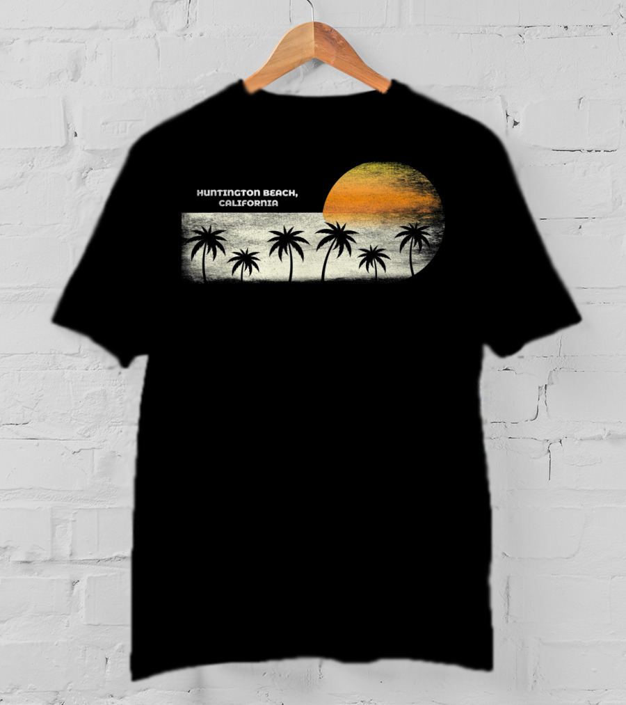 Huntington Beach California Vintage Ocean Sunset With Palm Trees T-Shirt