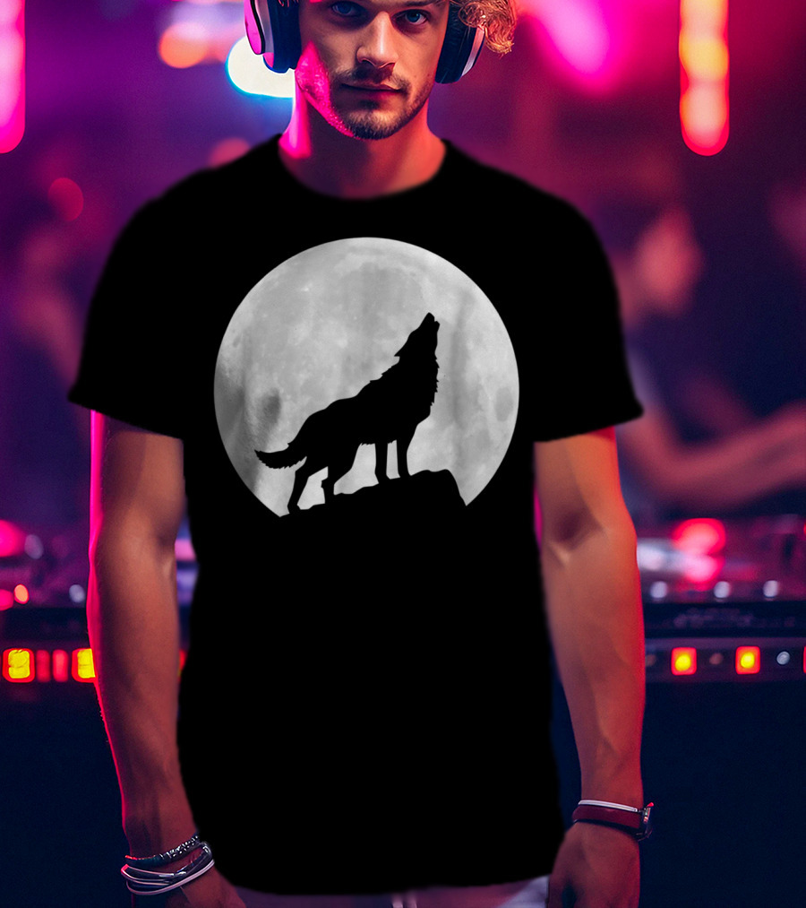 Wolf Howling At Full Moon Spirit Animal T-Shirt