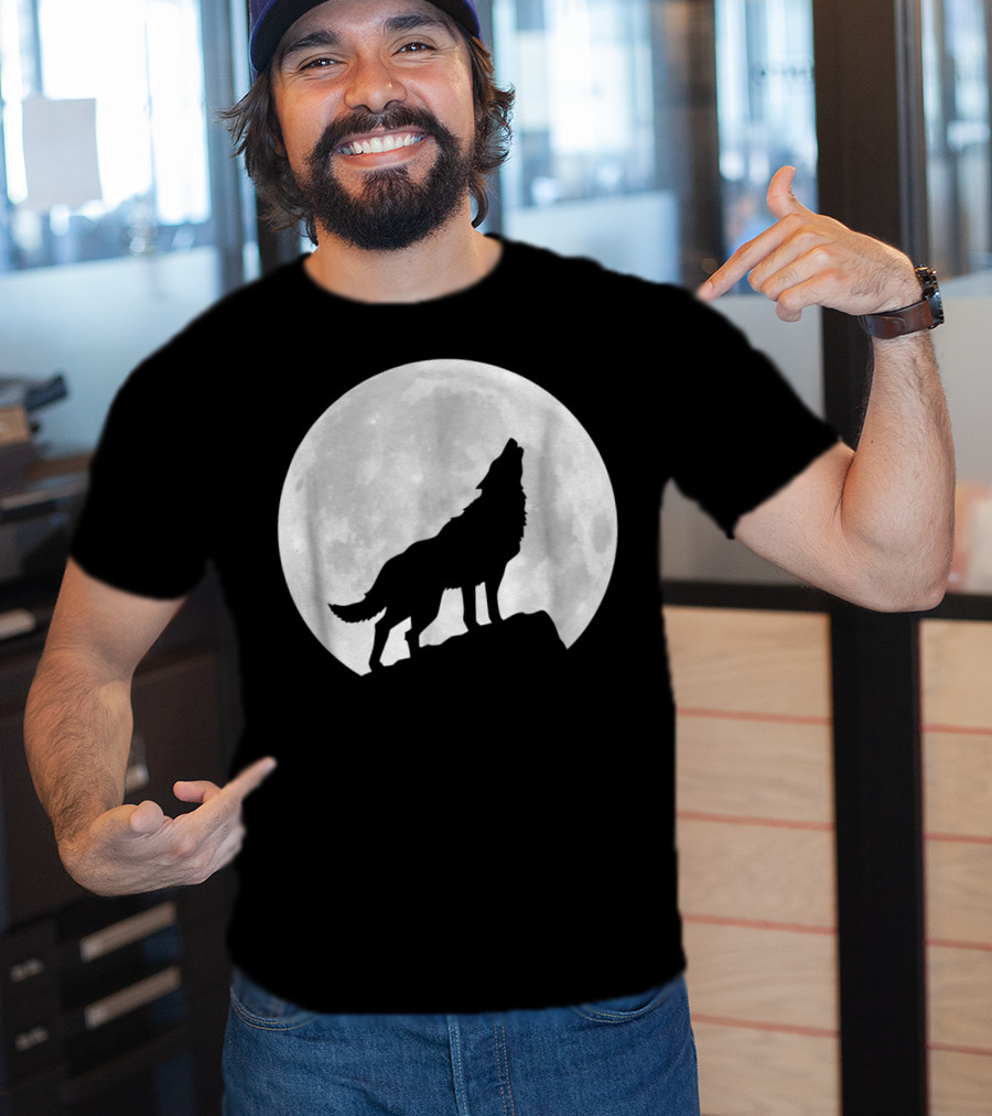 Wolf Howling At Full Moon Spirit Animal T-Shirt