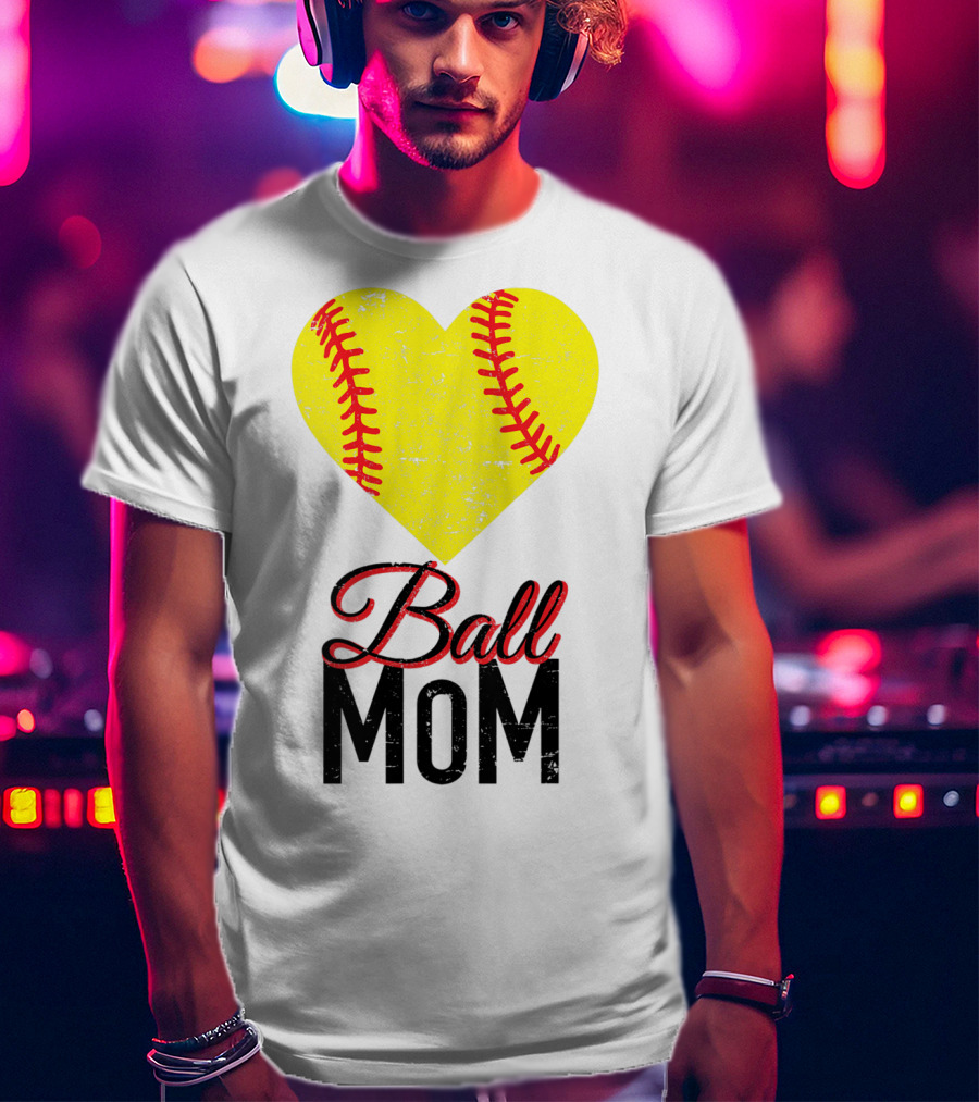 Love Ball Mom Heart Baseball Softball Graph T-Shirt