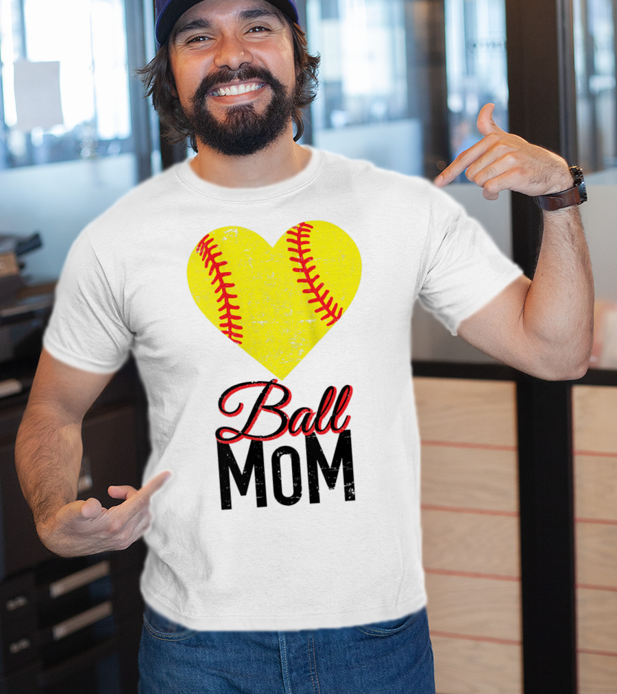 Love Ball Mom Heart Baseball Softball Graph T-Shirt