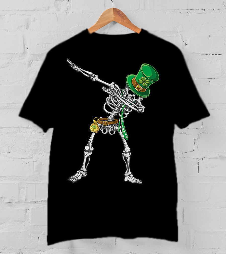 Dabbing Skeleton Leprechaun With Green Hat And Shamrock Tie T-Shirt