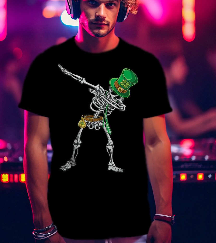 Dabbing Skeleton Leprechaun With Green Hat And Shamrock Tie T-Shirt