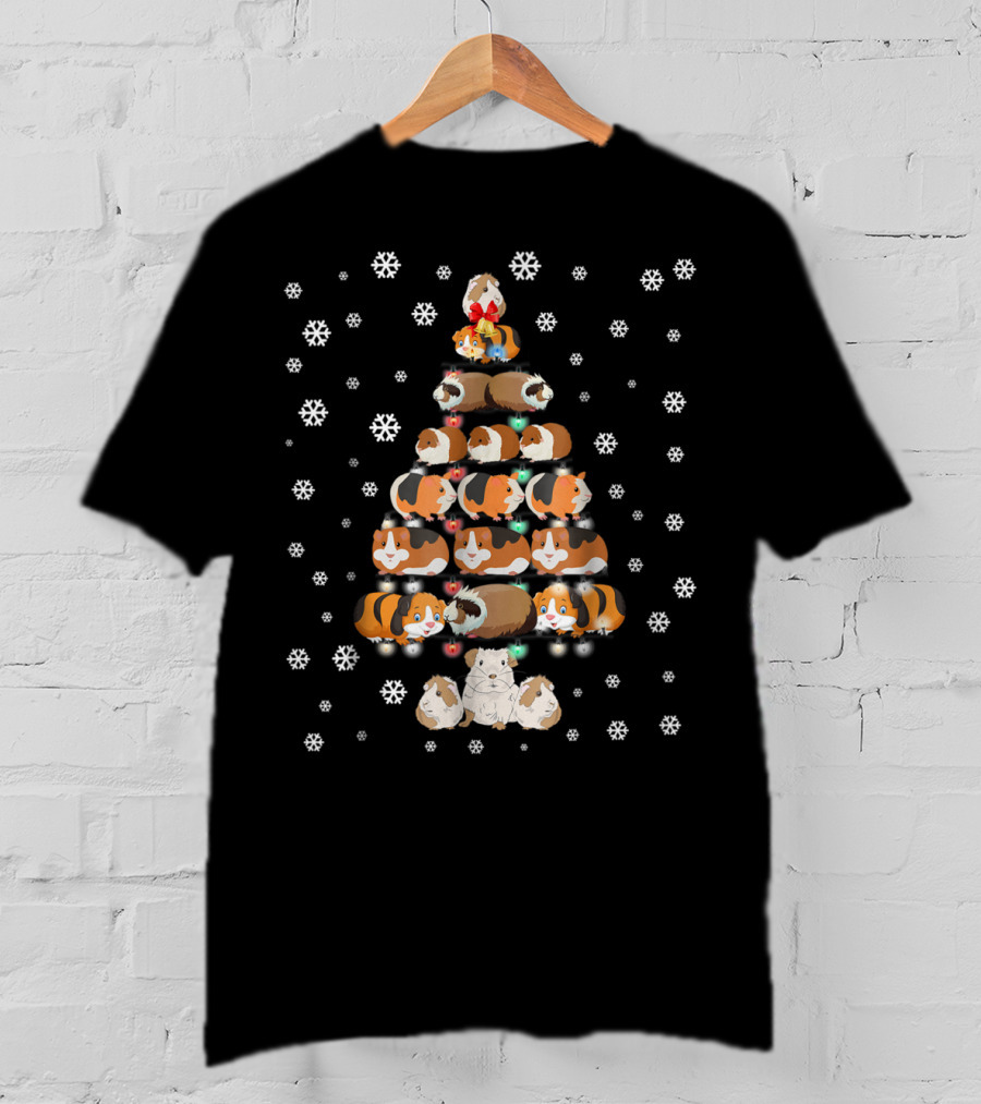 Guinea Pigs Stacked Like Christmas Tree Surrounded By Snowflakes T-Shirt