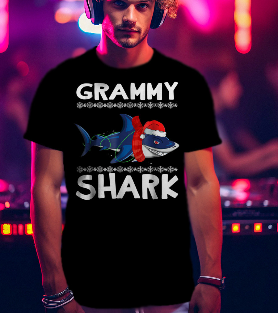 Grammy Shark Christmas Family With Santa Hat And Scarf T-Shirt