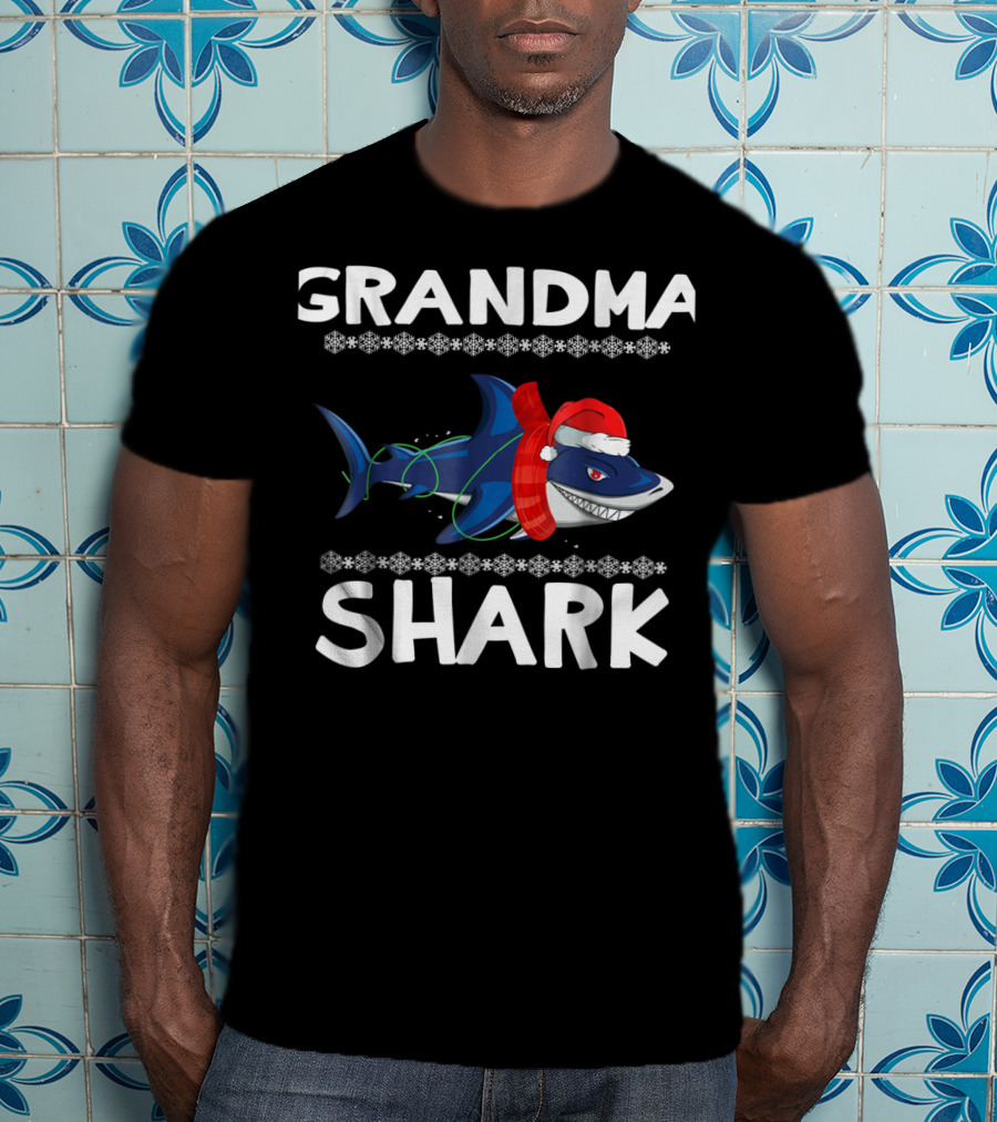 Grandma Shark Christmas Santa Hat Festive Family T-Shirt