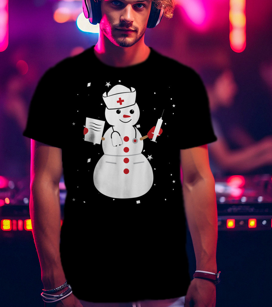 Nurse Snowman Holding Syringe And Clipboard For Cute Christmas Winter T-Shirt