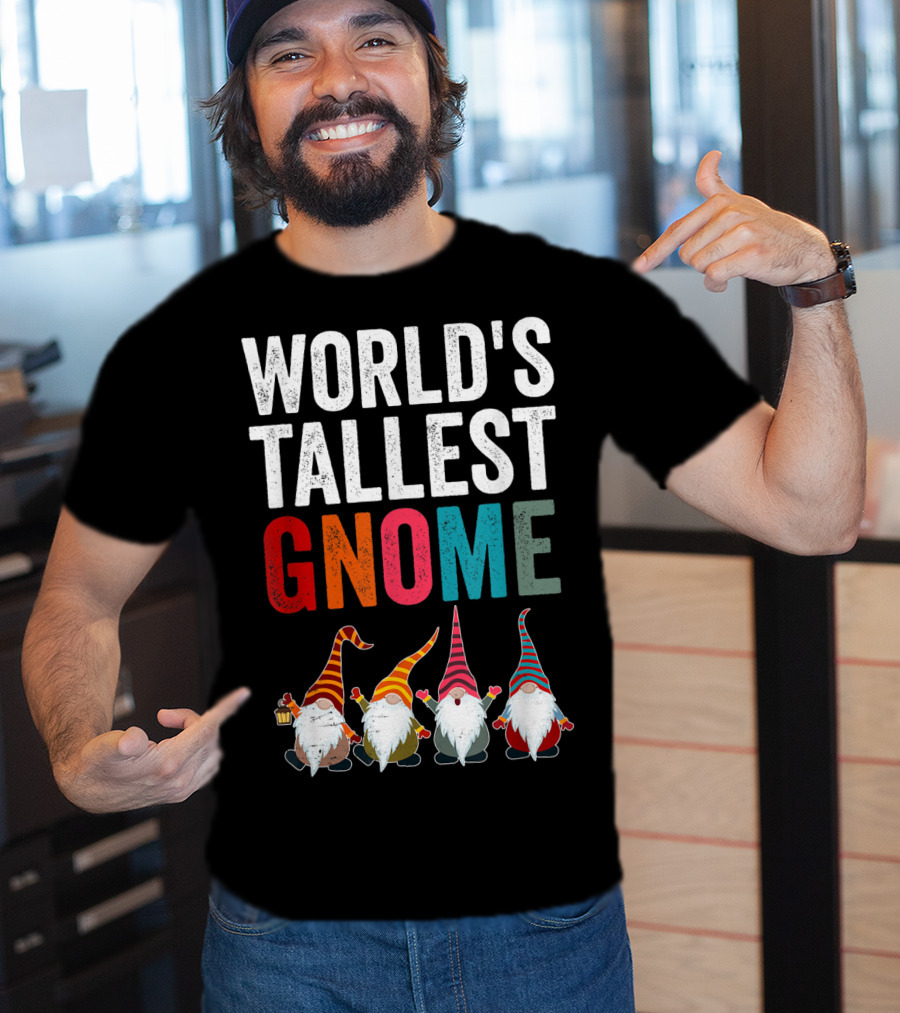 World's Tallest Gnome Christmas Lovers Funny Gnomes T-Shirt