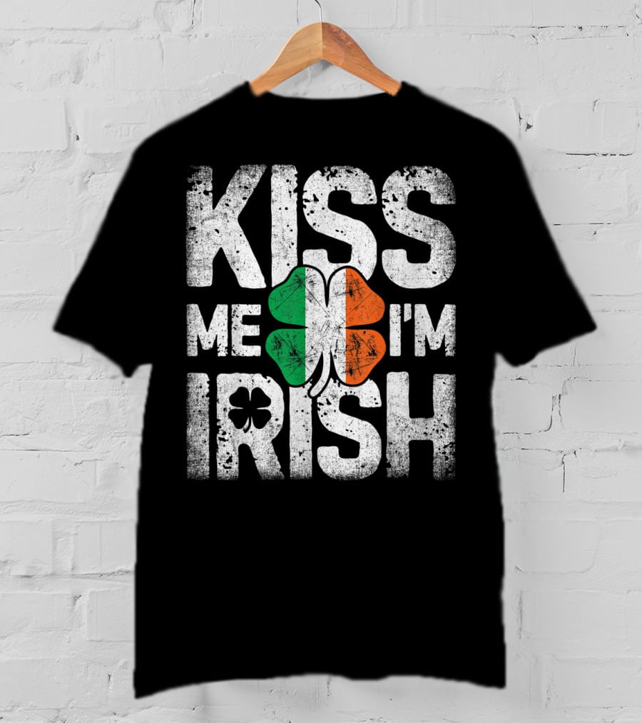 Kiss Me I'm Irish St Patricks Day Men Ireland Shamrock Black T-Shirt
