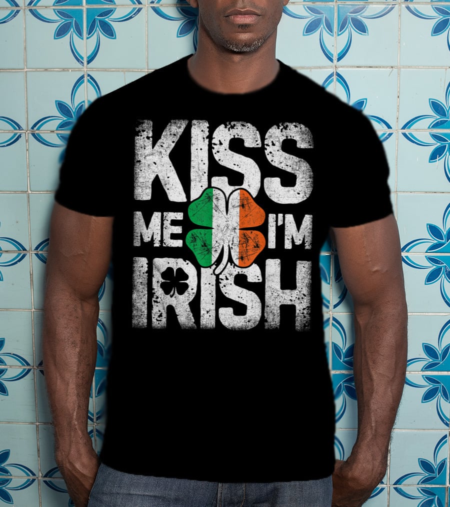 Kiss Me I'm Irish St Patricks Day Men Ireland Shamrock Black T-Shirt