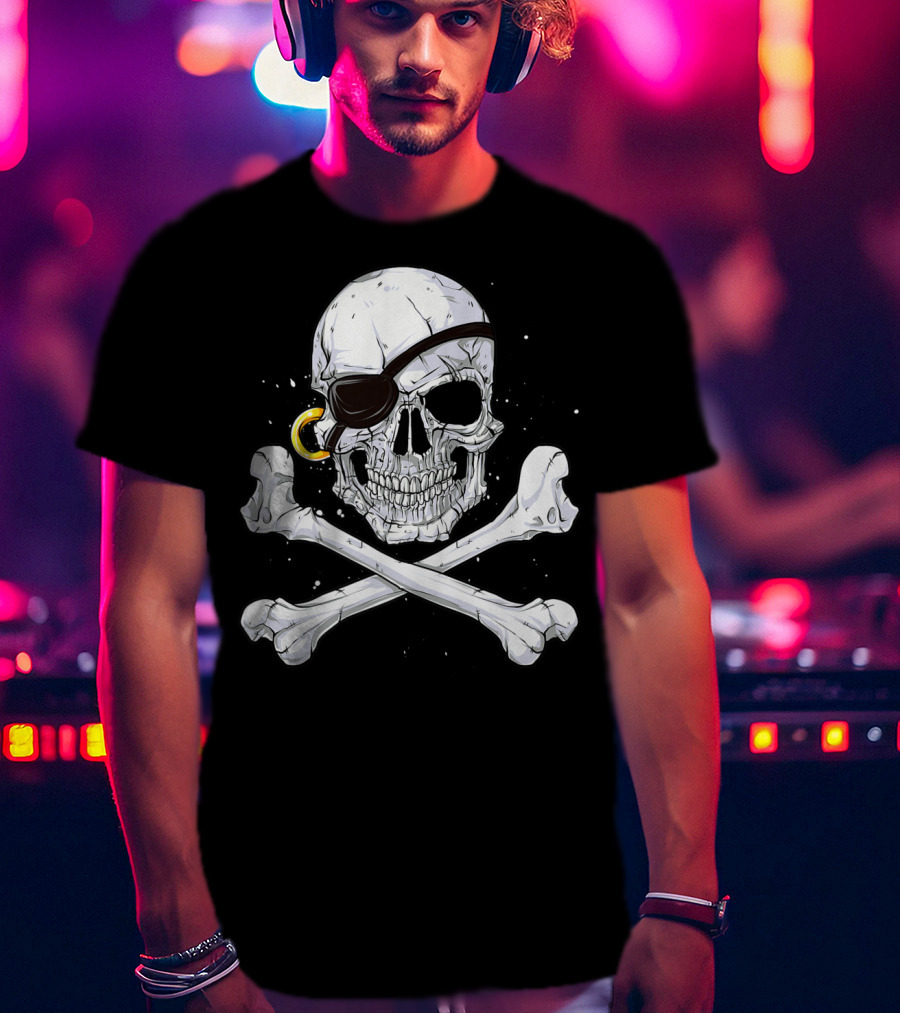 Jolly Roger Skull Crossbones Pirate Eye Patch Gold Earring T-Shirt