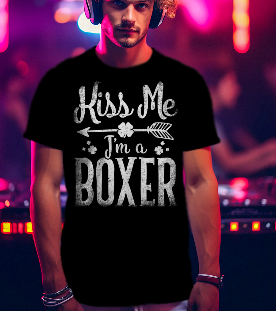Kiss Me I'm A Boxer St Patricks Day Shamrock Arrow T-Shirt