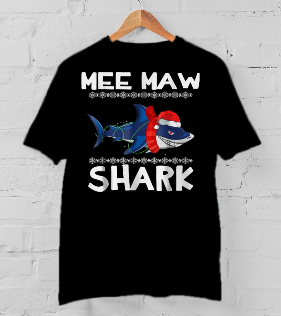 Mee Maw Shark Ugly Christmas Family Santa Hat Lights Snowflakes T-Shirt