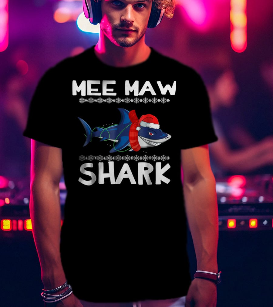 Mee Maw Shark Ugly Christmas Family Santa Hat Lights Snowflakes T-Shirt