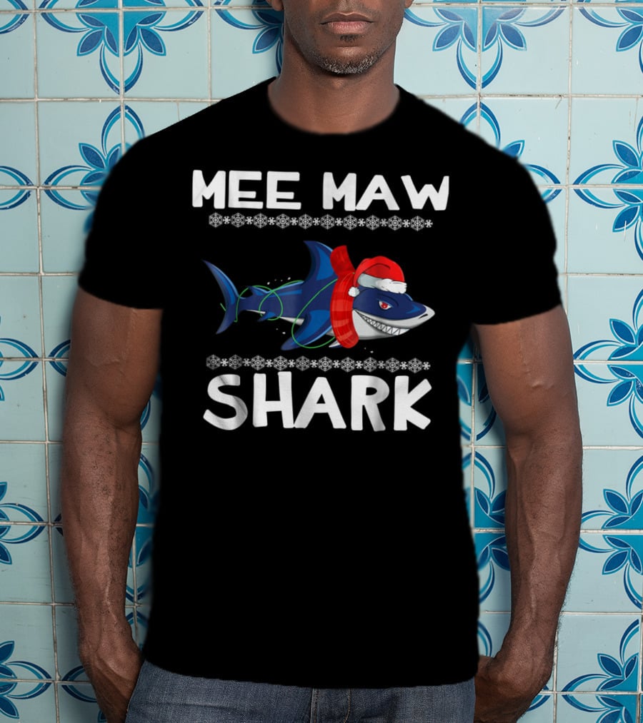 Mee Maw Shark Ugly Christmas Family Santa Hat Lights Snowflakes T-Shirt