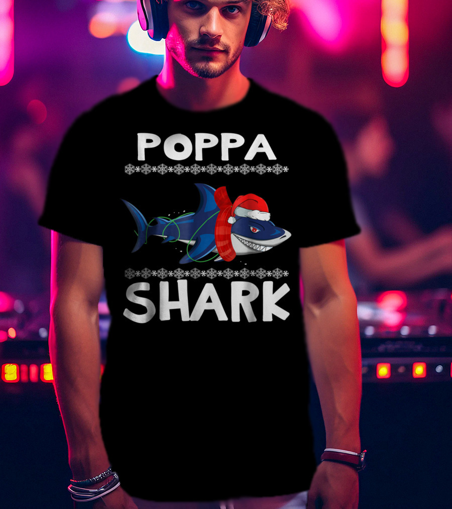 Poppa Shark Ugly Christmas Family Santa Hat Snowflakes T-Shirt