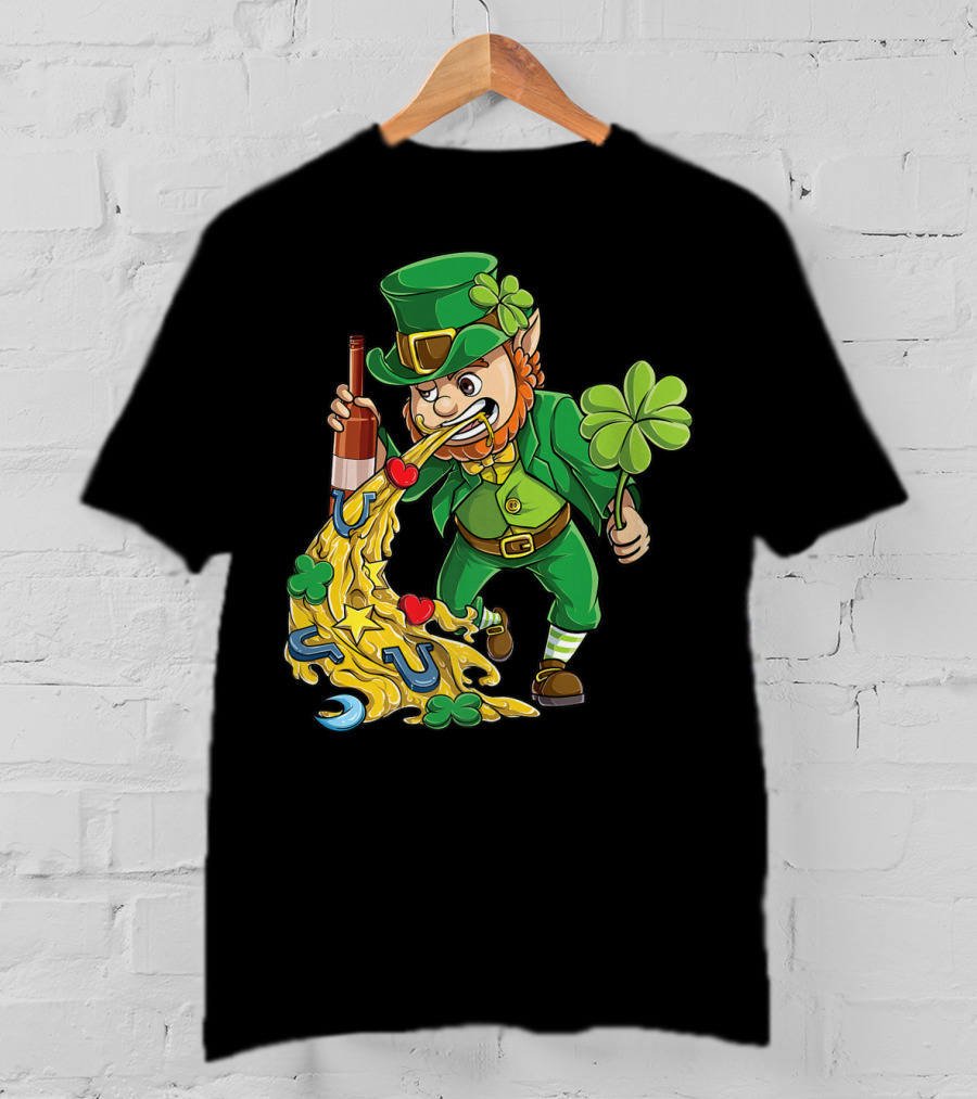 Leprechaun Tossing Lucky Charms St Patrick's Day T-Shirt