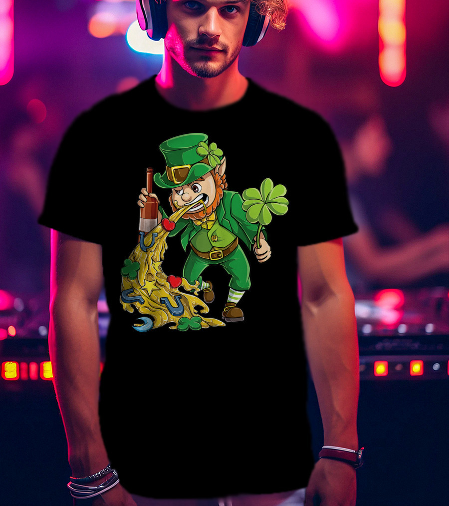 Leprechaun Tossing Lucky Charms St Patrick's Day T-Shirt