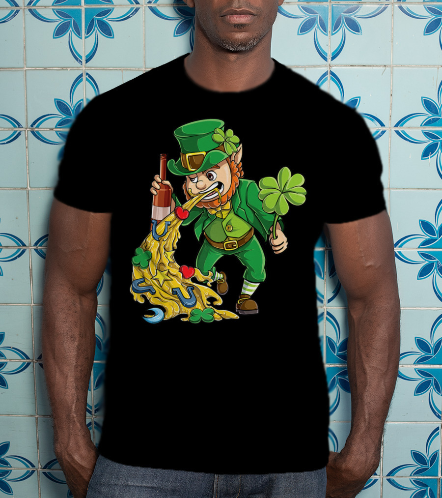 Leprechaun Tossing Lucky Charms St Patrick's Day T-Shirt