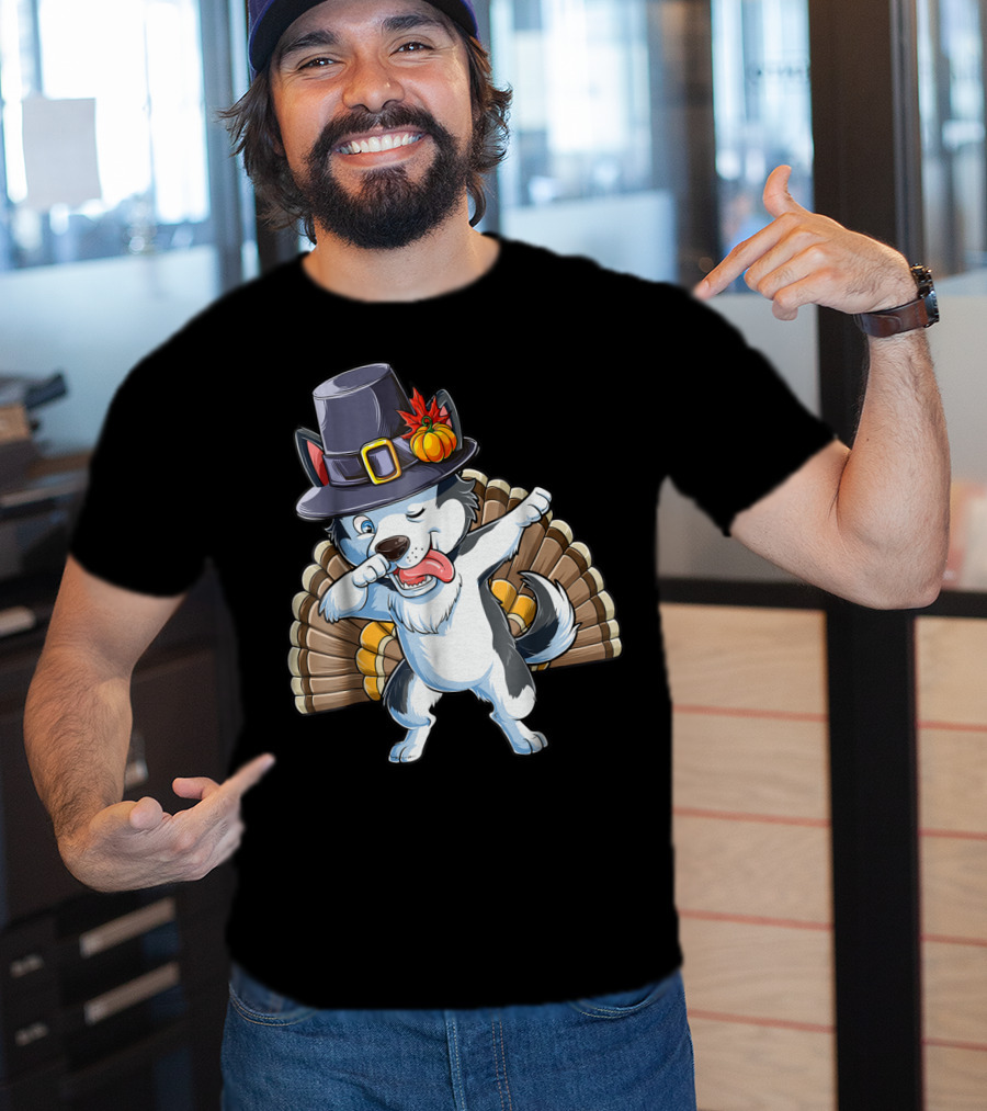 Thanksgiving Dabbing Siberian Husky In Pilgrim Hat With Turkey Feathers T-Shirt