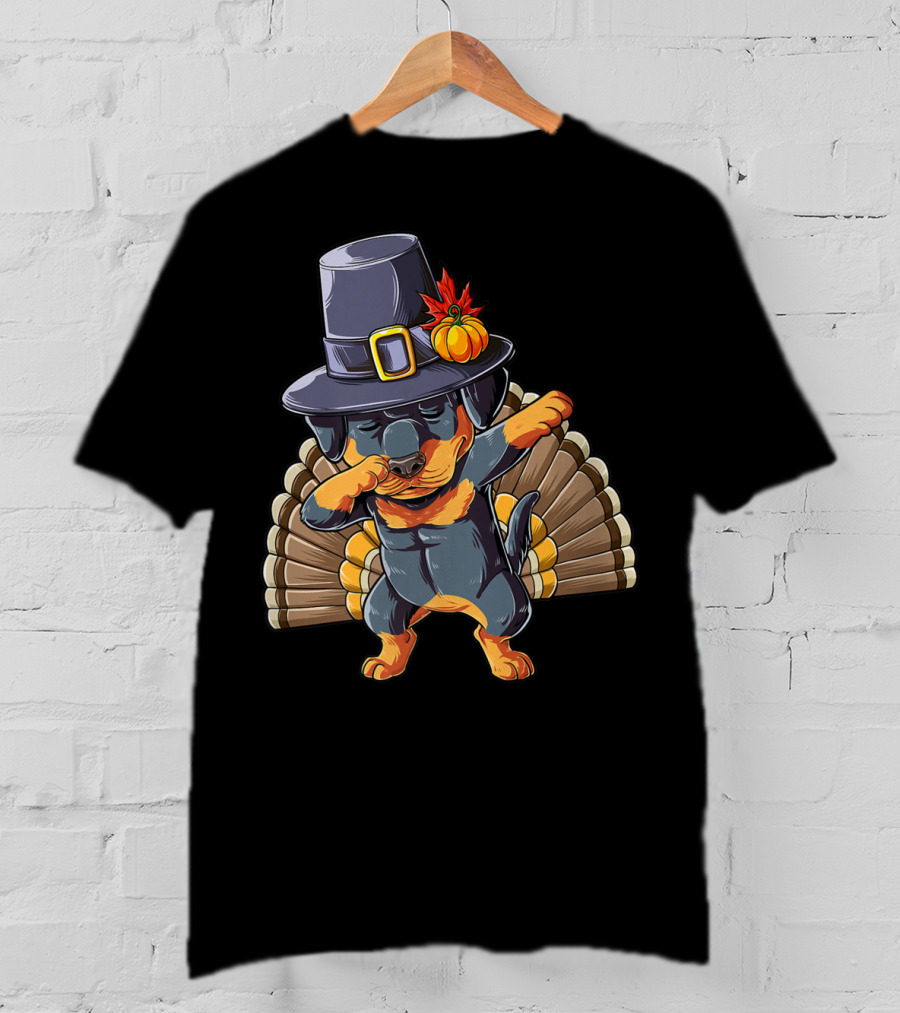 Thanksgiving Dabbing Rottweiler In Pilgrim Hat With Turkey Feathers T-Shirt