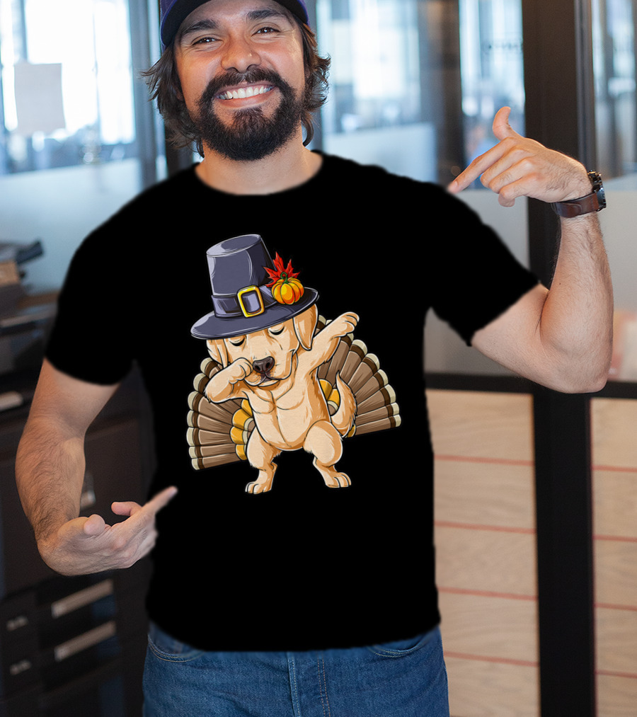 Thanksgiving Dabbing Labrador Wearing Pilgrim Hat With Turkey Tail T-Shirt