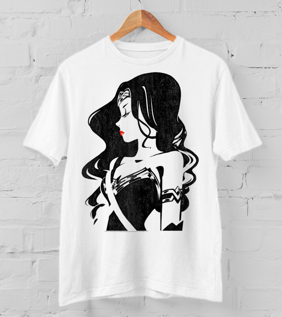 Justice League Wonder Woman Profile Silhouette With Red Lips T-Shirt
