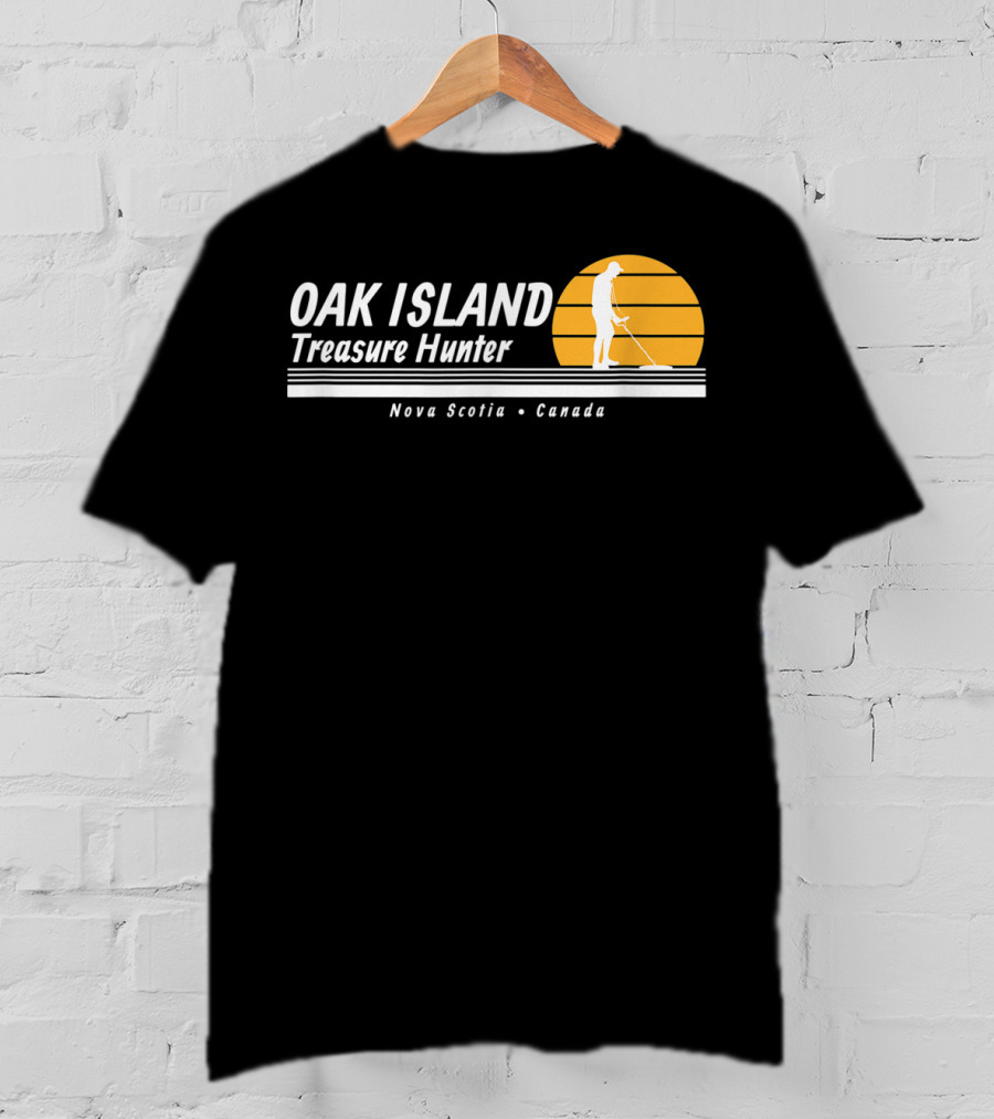 Oak Island Treasure Hunter Nova Scotia Canada Metal Detector Sunset T-Shirt