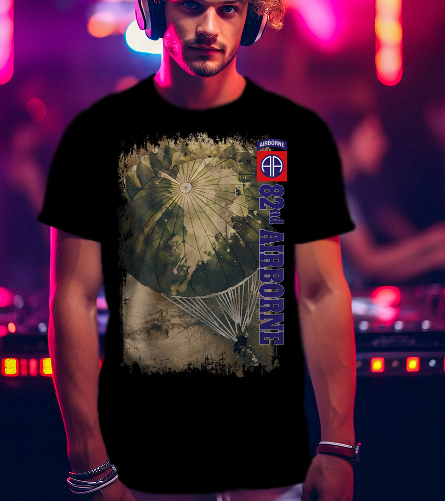 82Nd Airborne Division Parachute And Emblem T-Shirt