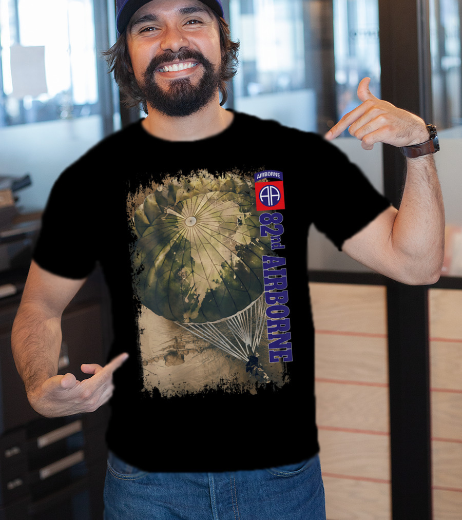 82Nd Airborne Division Parachute And Emblem T-Shirt